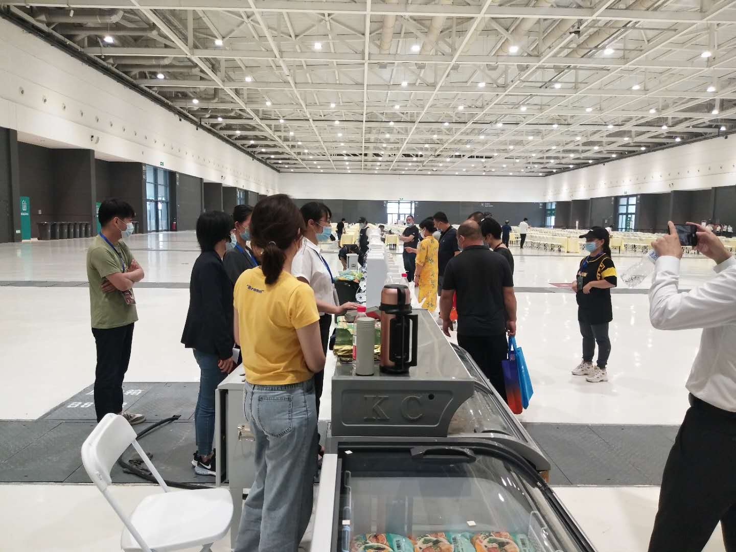 AI​机器人正以颠覆性姿态重构便利店餐饮产业链