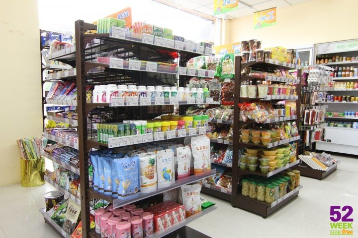 便利店和超市的陈列规则不同，便利店不能直接照搬超市的陈列方式